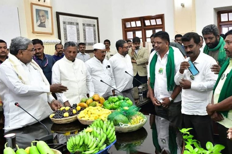 മുഖ്യമന്ത്രിയുമായുള്ള കൂടിക്കാഴ്ച്ചയിൽ പരിഹാരമായില്ല, 15ന് വീണ്ടും യോഗം; ദേവനഹള്ളിയിലെ കർഷകപ്രക്ഷോഭം തുടരും